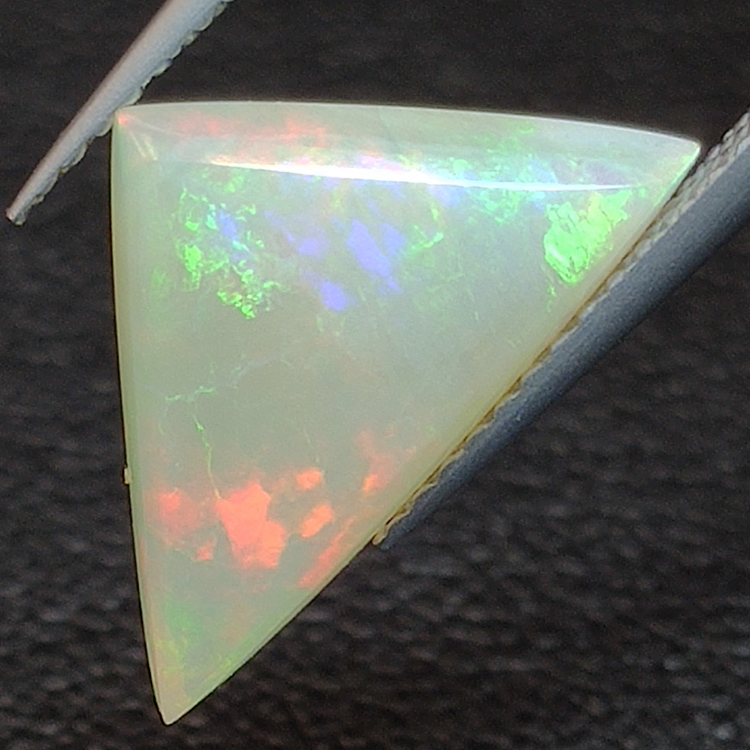 2.41ct cabochon d'opale noble