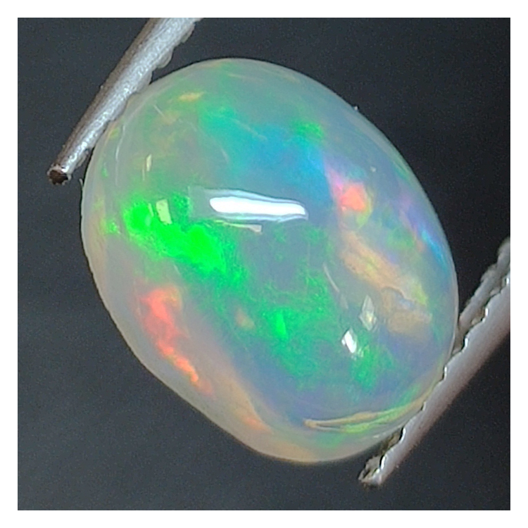 1.56 ct Äthiopischer Opal im Ovalschliff 9,x 7,0 mm