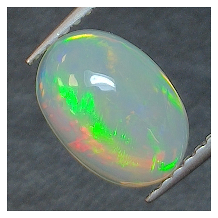 1.69ct  Äthiopischer Opal im Ovalschliff 10 x 7 mm