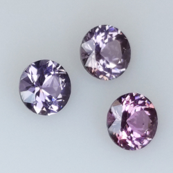 1.31ct Spinello taglio rotondo 4,6-4,7mm