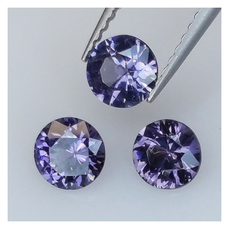 1.29ct Spinel taille ronde 4.7 à 4.8mm