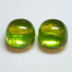 Coppia 7.10ct Peridoto taglio cabochon cuscino 8mm