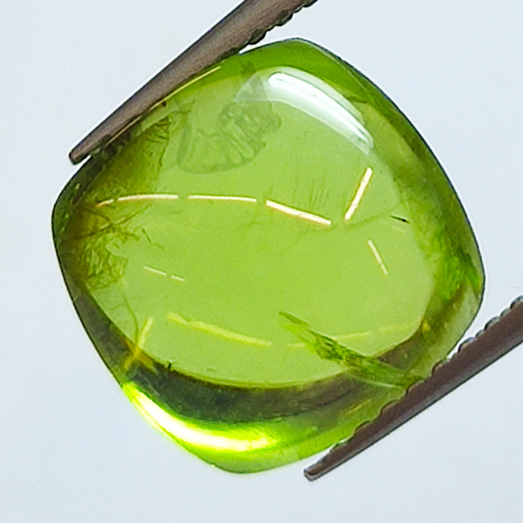 Peridoto 6.70ct talla cabujón 10mm