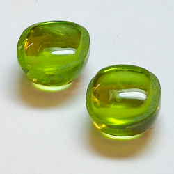 Paar 6,94ct Peridot Cabochon Schliff Kissen 8mm