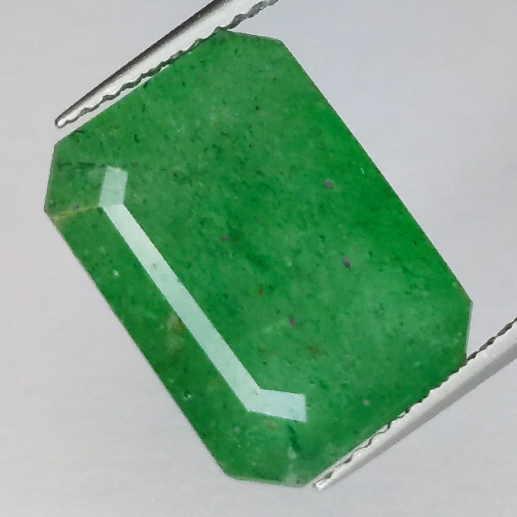 9.0ct Cuarzo verde talla Esmeralda 15 X10mm