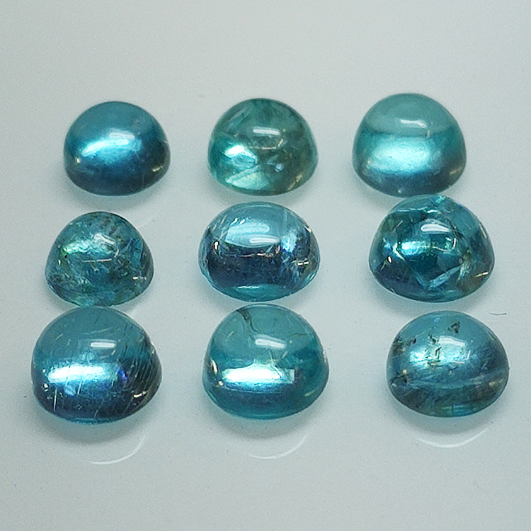 Lot Paraiba coloured Apatite oval cabochon cut 5,28ct