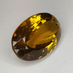 23,30ct Honigquarz ovaler Schliff 22x14mm