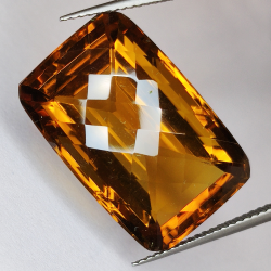 28.46ct Quartz miel taille coussin 22x14mm