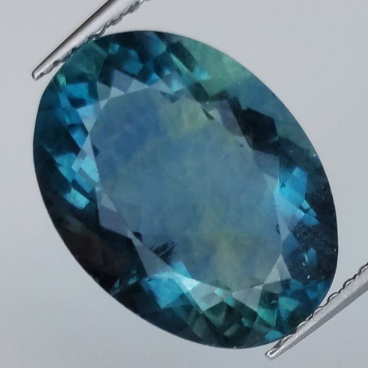 6.31ct  Fluorita corte oval 13x10mm