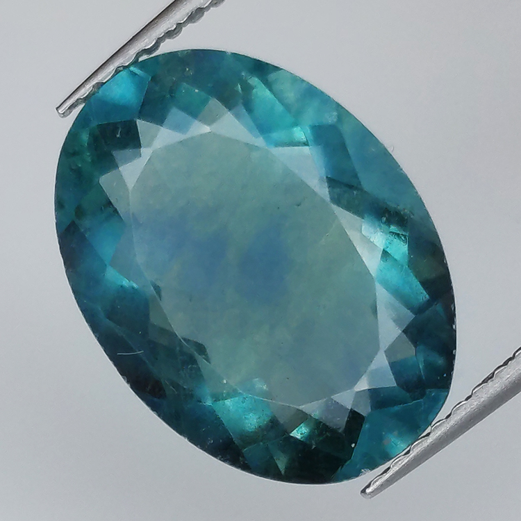 7.37ct. Fluorita corte oval 15x10mm