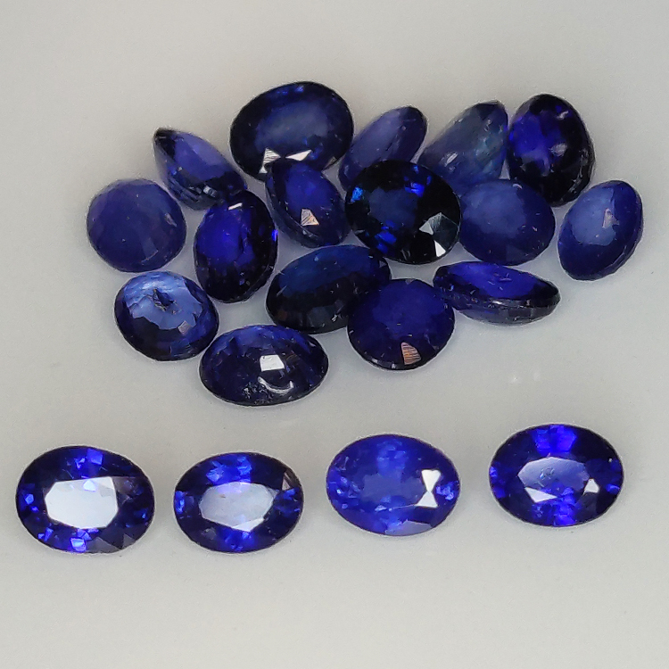 Zaffiro blu da 4,27 ct taglio ovale 4x3 mm