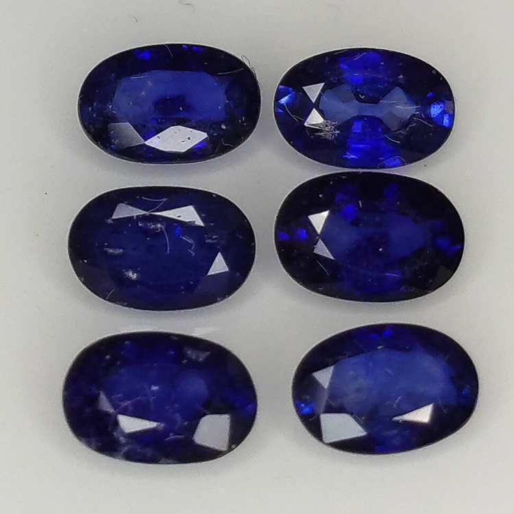 Zaffiro blu da 3,43 ct taglio ovale 6x4 mm