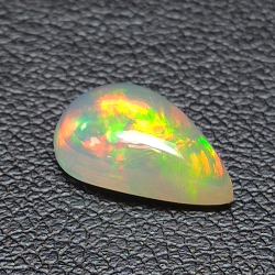 Opale éthiopienne de taille pear 11.60 x 7.29 mm 1.56 CT