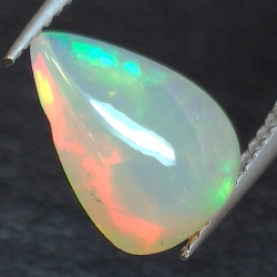 Opale éthiopienne de taille pear 10.95 x 8.97 mm 1.66 CT