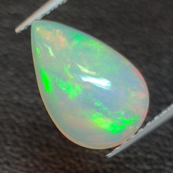 Opale Éthiopie (Wello) de taille poire 12.58 x 8.26 mm 2.41 ct