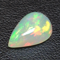 Opale Éthiopie (Wello) de taille poire 12.58 x 8.26 mm 2.41 ct