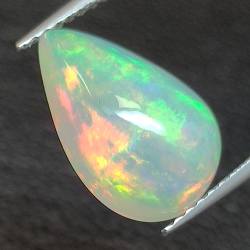 Opale Éthiopie (Wello) de taille poire 12.58 x 8.26 mm 2.41 ct