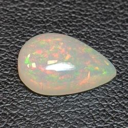 Äthiopischer (Wello) Opal im Birnenschliff 11.42 x 7.30 mm 1.59 CT