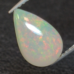 Äthiopischer (Wello) Opal im Birnenschliff 11.42 x 7.30 mm 1.59 CT