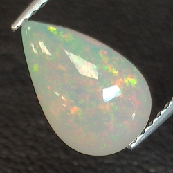 Opale Éthiopie (Wello) de taille poire 11.42 x 7.30 mm 1.59 CT