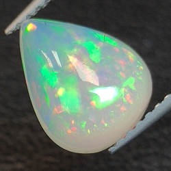 Opale éthiopienne de taille pear 10.25 x 8.14 mm 1.59 ct