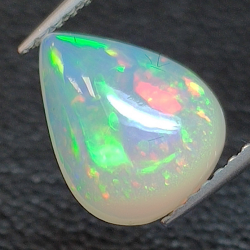 Opale Éthiopie (Wello) de taille poire 10.25 x 8.14 mm 1.59 ct