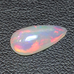 Opale éthiopienne de taille pear 12.25 x 6.27 mm 1.14 ct