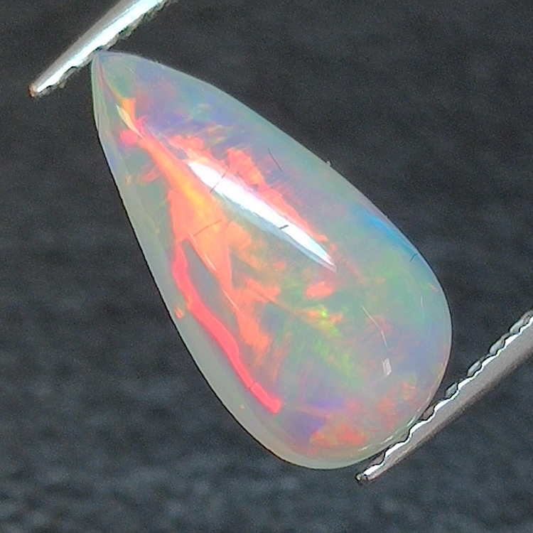 Äthiopischer (Wello) Opal im Birnenschliff 12.25 x 6.27 mm 1.14 ct