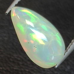 Äthiopischer (Wello) Opal im Birnenschliff 11.51 x 6.91 mm 1.42 ct