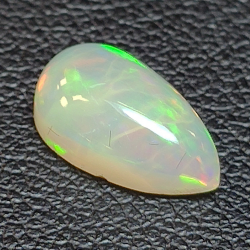 Opale éthiopienne de taille pear 11.51 x 6.91 mm 1.42 ct