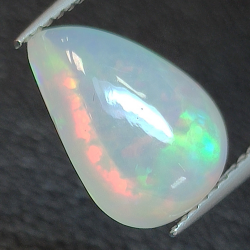 Opale Éthiopie (Wello) de taille poire 12.03 x 8.32 mm 2.43 ct