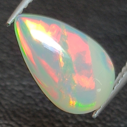 Äthiopischer (Wello) Opal im Birnenschliff 12.34 x 7.35 mm 1.51ct