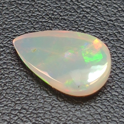 Opale Éthiopie (Wello) de taille poire 12.34 x 7.35 mm 1.51ct