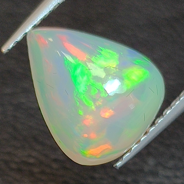 Opale Éthiopie (Wello) de taille poire 10.65x 8.39  mm 2.37ct