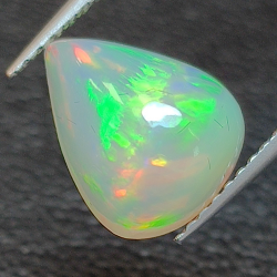 Opale éthiopienne de taille pear 10.65x 8.39  mm 2.37ct