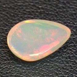 Opale Éthiopie (Wello) de taille poire 10.73x 8.65 mm 1.32ct