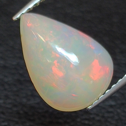 Opale Éthiopie (Wello) de taille poire 11.72 x 8.39 mm 1.93ct