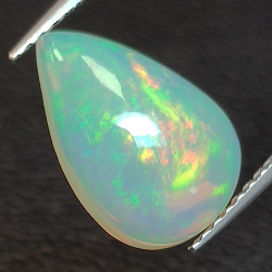 Äthiopischer (Wello) Opal im Birnenschliff 12.34 x 8.17mm 2.20ct