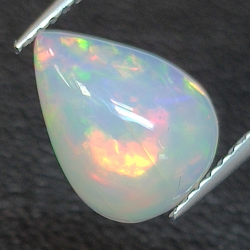 Äthiopischer (Wello) Opal im Birnenschliff 10.80 x 8.11mm 1.73ct