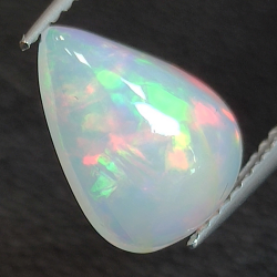 Opale éthiopienne de taille pear 10.80 x 8.11mm 1.73ct