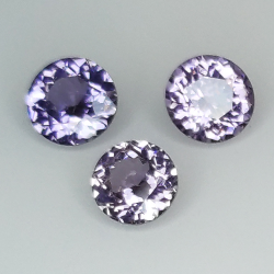 Spinel rond coupé  4.45mm à 4.87 mm 1.30ct