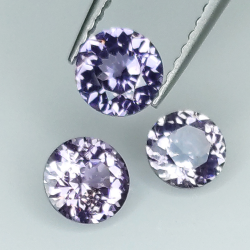 Spinel round size  4.45 a 4.87 mm 1.30ct