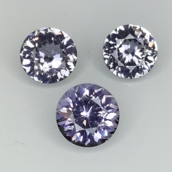 Spinel rond coupé  4.45mm à 4.87 mm 1.30ct