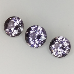 Spinel round size  4.55 a 4.91 mm 1.35 ct