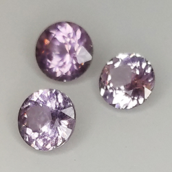 Spinel round size 4.54 a 4.75 mm 1.29 ct