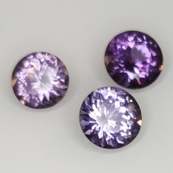 Spinel rond coupé 4.55 à 4.86 mm 1.27 ct