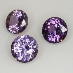 Spinel rond coupé 4.55 à 4.86 mm 1.27 ct