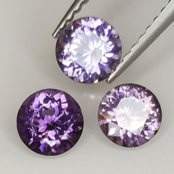 Spinel round size 4.55 a 4.86 mm 1.27 ct