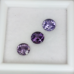 Spinel rond coupé 4.55 à 4.86 mm 1.27 ct