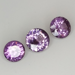 Spinel rond coupé 4.54 à 5.27 mm 1.50 ct